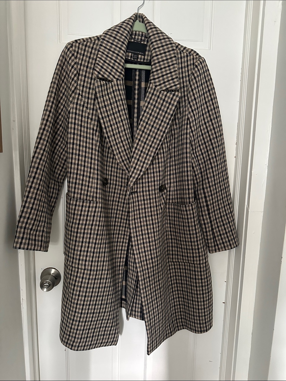 Banana Republic Women's Checked Trench Coat in Beige, Black and Brown